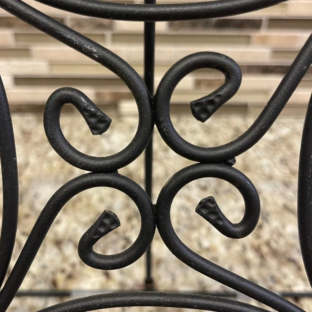 Longaberger Black Wrought Iron Cookbook Stand Scroll Folding Easel Holder 13.5